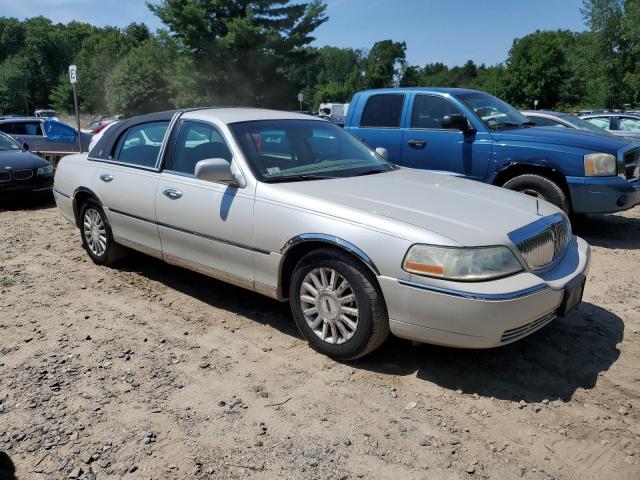 1LNHM81WX4Y672238 - 2004 LINCOLN TOWN CAR EXECUTIVE WHITE photo 4