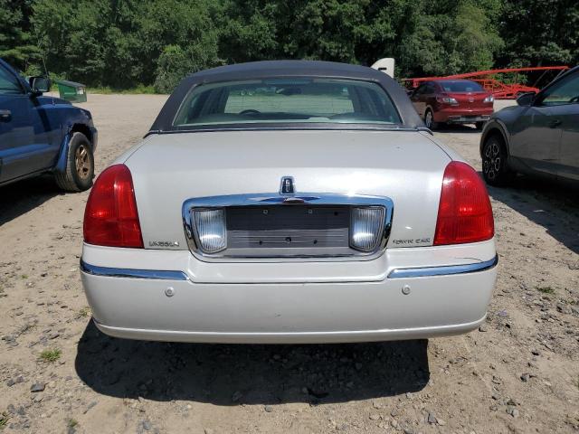 1LNHM81WX4Y672238 - 2004 LINCOLN TOWN CAR EXECUTIVE WHITE photo 6