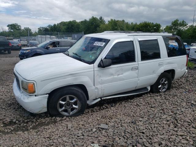 1GYEK13R0YR124609 - 2000 CADILLAC ESCALADE WHITE photo 1