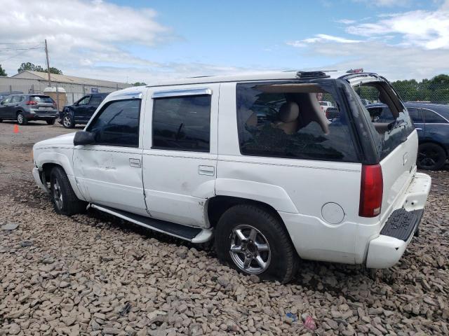 1GYEK13R0YR124609 - 2000 CADILLAC ESCALADE WHITE photo 2