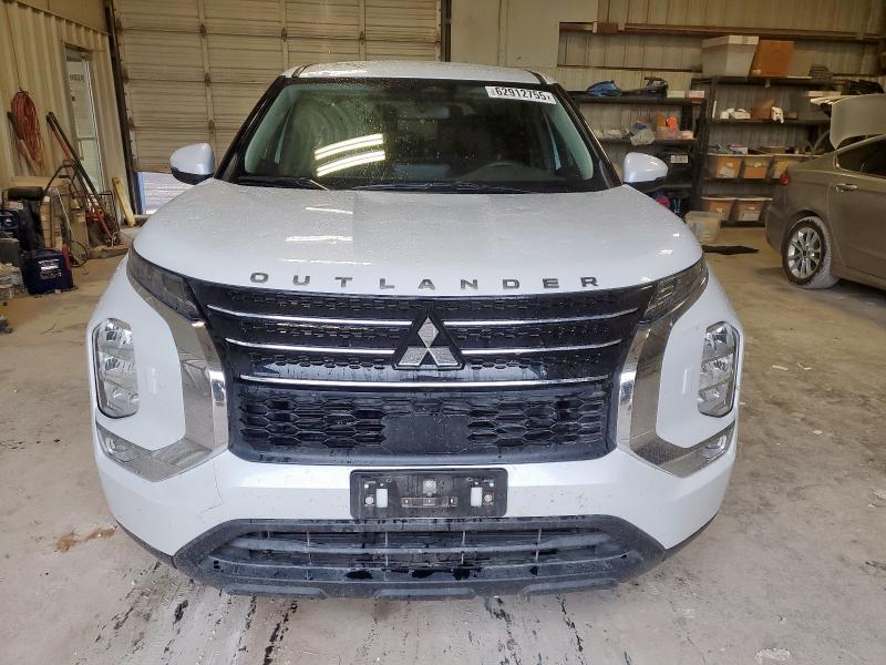 JA4J4UA87RZ079707 - 2024 MITSUBISHI OUTLANDER ES თეთრი ფოტო 5
