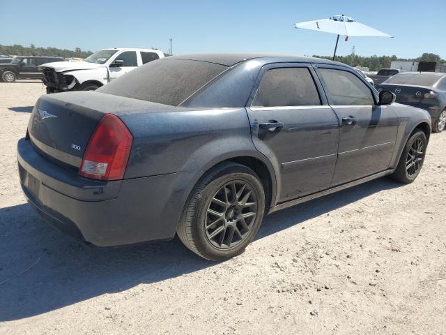 2C3JA43R35H521370 - 2005 CHRYSLER 300 BLUE photo 3