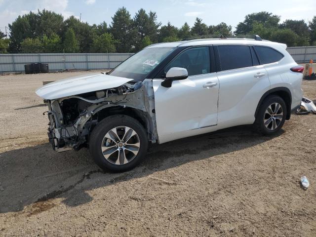 5TDGZRBH0NS256462 - 2022 TOYOTA HIGHLANDER XLE WHITE photo 1