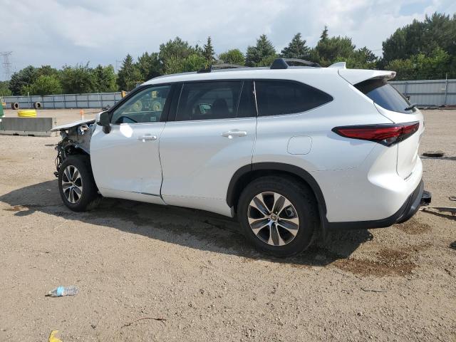 5TDGZRBH0NS256462 - 2022 TOYOTA HIGHLANDER XLE WHITE photo 2