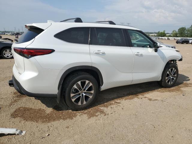 5TDGZRBH0NS256462 - 2022 TOYOTA HIGHLANDER XLE WHITE photo 3