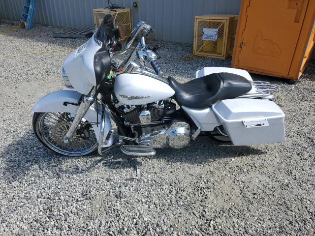 1HD1KB4128Y656399 - 2008 HARLEY-DAVIDSON FLHX WHITE photo 3
