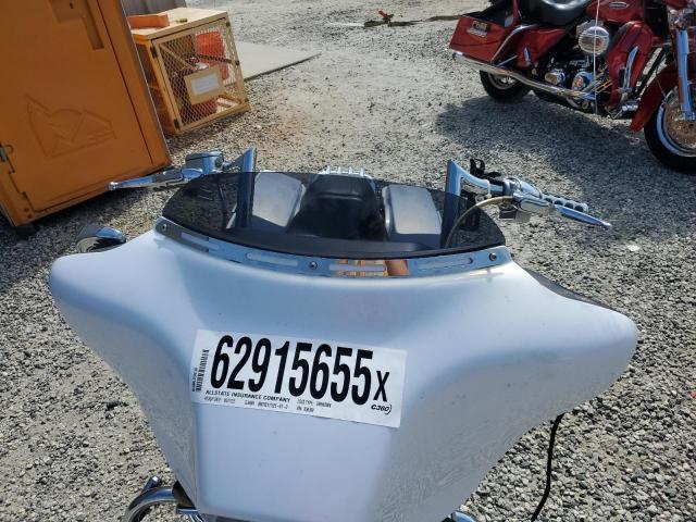 1HD1KB4128Y656399 - 2008 HARLEY-DAVIDSON FLHX WHITE photo 5