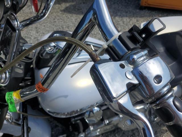 1HD1KB4128Y656399 - 2008 HARLEY-DAVIDSON FLHX WHITE photo 8