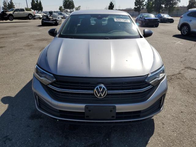 3VWBM7BU6PM039606 - 2023 VOLKSWAGEN JETTA SPORT 银色 照片 5