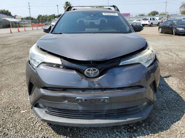 NMTKHMBX0JR047500 - 2018 TOYOTA C-HR XLE GRAY photo 5