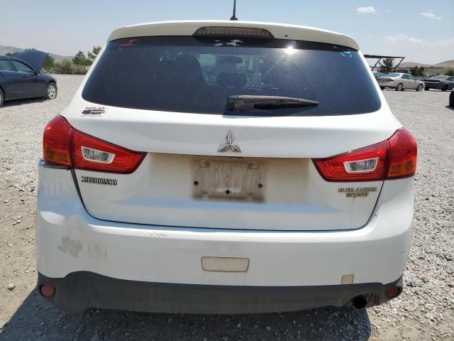 4A4AP3AU0DE024660 - 2013 MITSUBISHI OUTLANDER ES WHITE photo 6