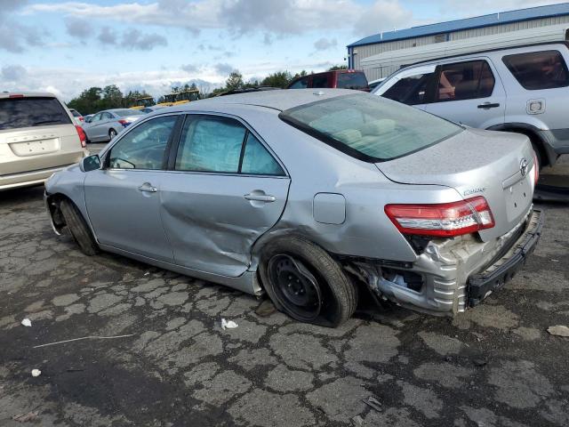 4T1BF3EK6BU600502 - 2011 TOYOTA CAMRY BASE SILVER photo 2