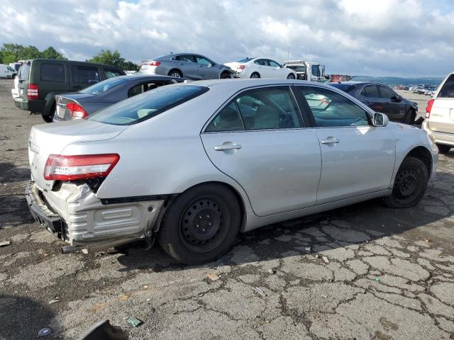 4T1BF3EK6BU600502 - 2011 TOYOTA CAMRY BASE SILVER photo 3