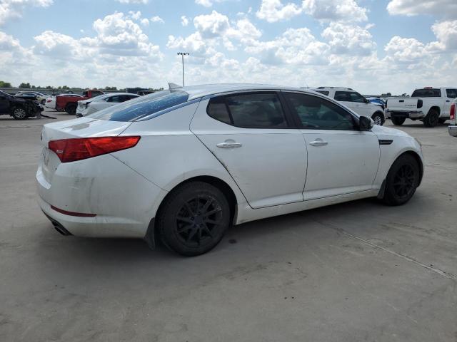 5XXGM4A71CG061785 - 2012 KIA OPTIMA LX WHITE photo 3