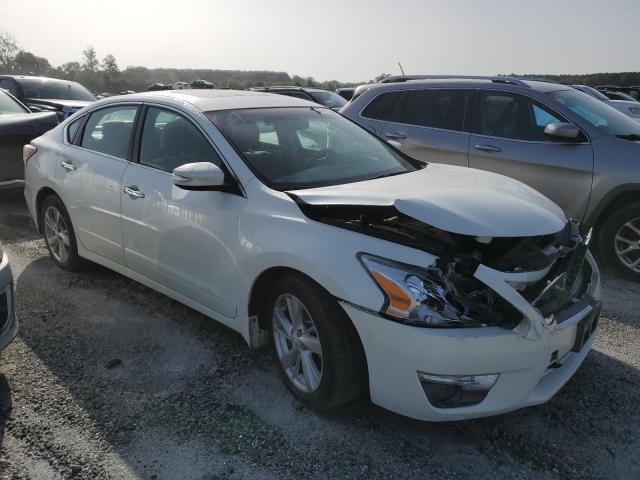 1N4AL3AP5DN586587 - 2013 NISSAN ALTIMA 2.5 WHITE photo 4