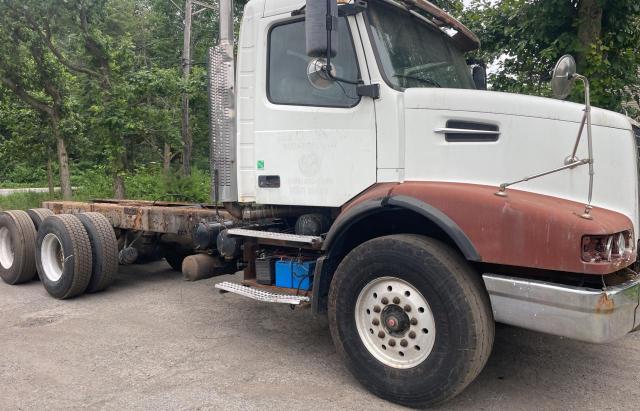 2005 VOLVO VHD, 