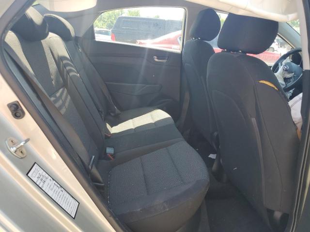 3KPC24A34JE016329 - 2018 HYUNDAI ACCENT SE Золотой фото 10