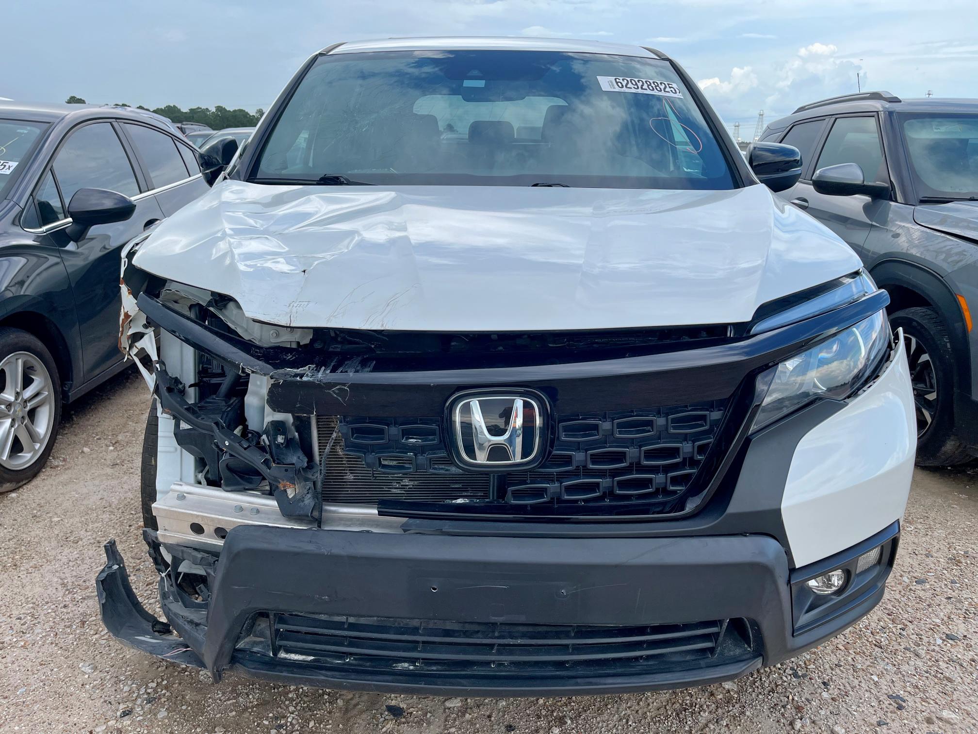 5FNYF8H55MB041554 - 2021 HONDA PASSPORT EXL WHITE photo 5