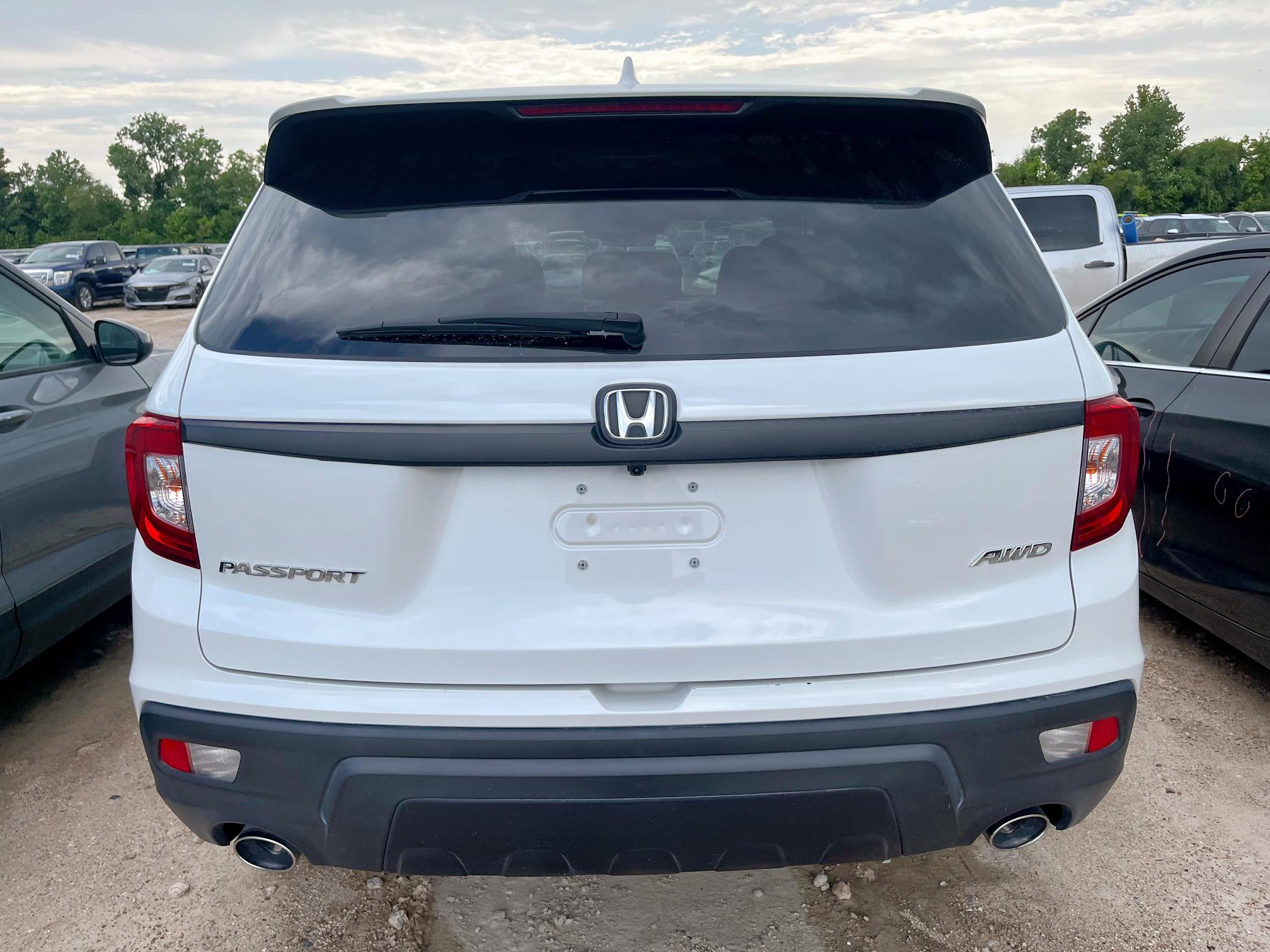 5FNYF8H55MB041554 - 2021 HONDA PASSPORT EXL WHITE photo 6