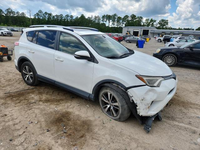 JTMWFREVXHJ715570 - 2017 TOYOTA RAV4 XLE WHITE photo 4