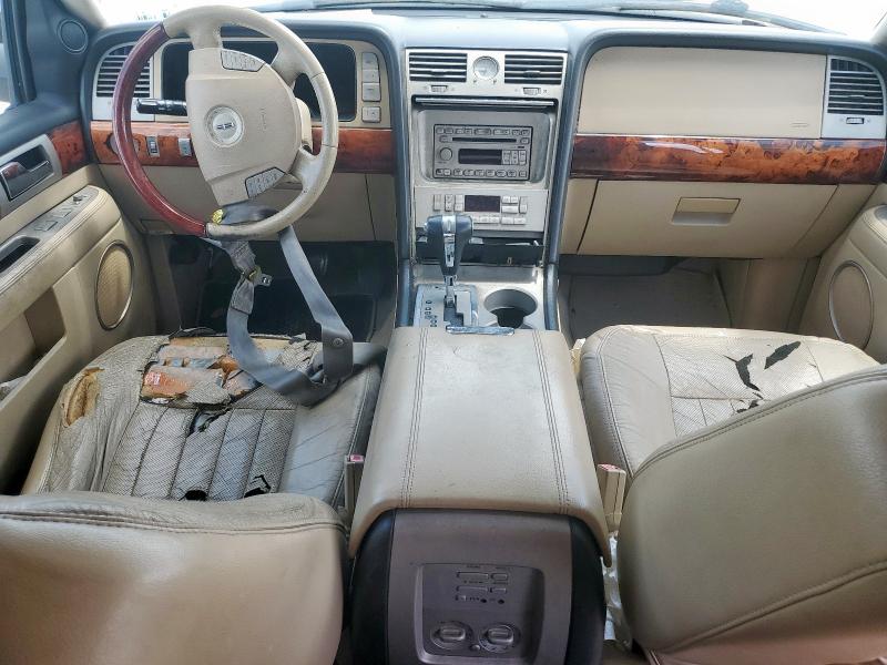 5LMFU27506LJ01437 - 2006 LINCOLN NAVIGATOR BLACK photo 8