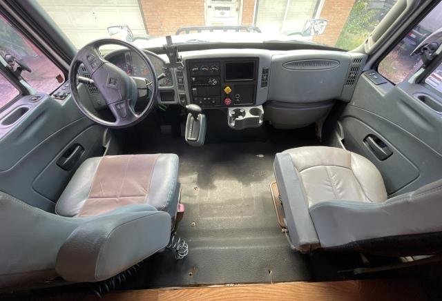 1HTMMAAL03H569072 - 2003 INTERNATIONAL 4000 4300 白色 照片 9