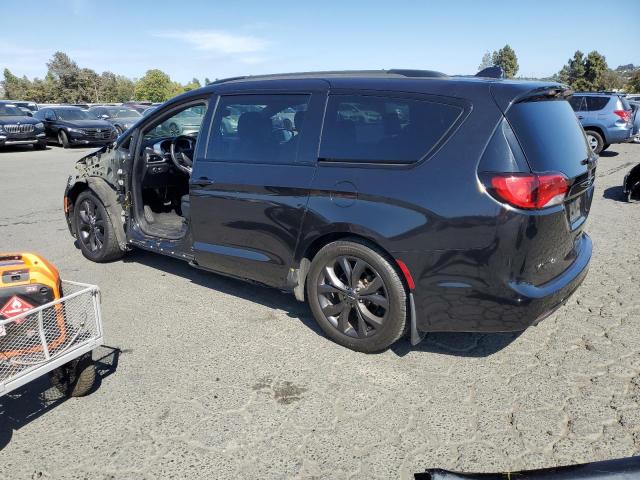 2C4RC1EGXJR168245 - 2018 CHRYSLER PACIFICA TOURING L PLUS BLACK photo 2