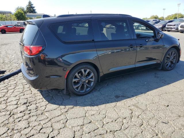 2C4RC1EGXJR168245 - 2018 CHRYSLER PACIFICA TOURING L PLUS BLACK photo 3