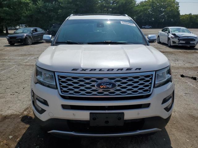 1FM5K8HTXHGC03859 - 2017 FORD EXPLORER PLATINUM WHITE photo 5