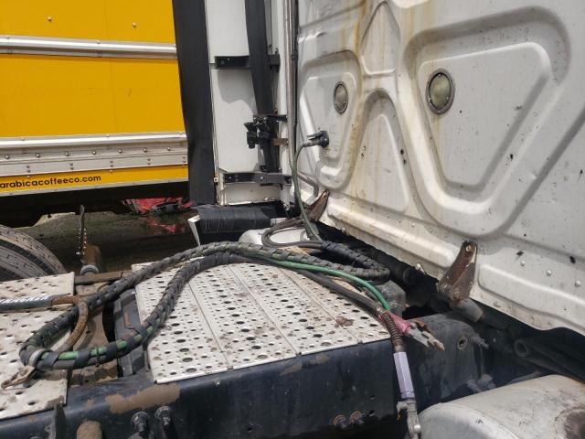 3AKJGLD57FSGE9305 - 2015 FREIGHTLINER CASCADIA 1 白色 照片 6