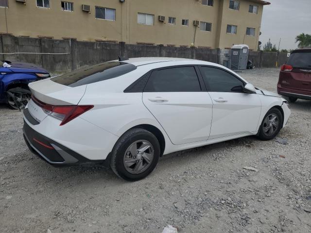 KMHLL4DG2RU690905 - 2024 HYUNDAI ELANTRA SE WHITE photo 3