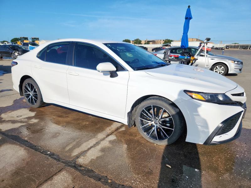 4T1G11AKXPU783926 - 2023 TOYOTA CAMRY SE NIGHT SHADE WHITE photo 4