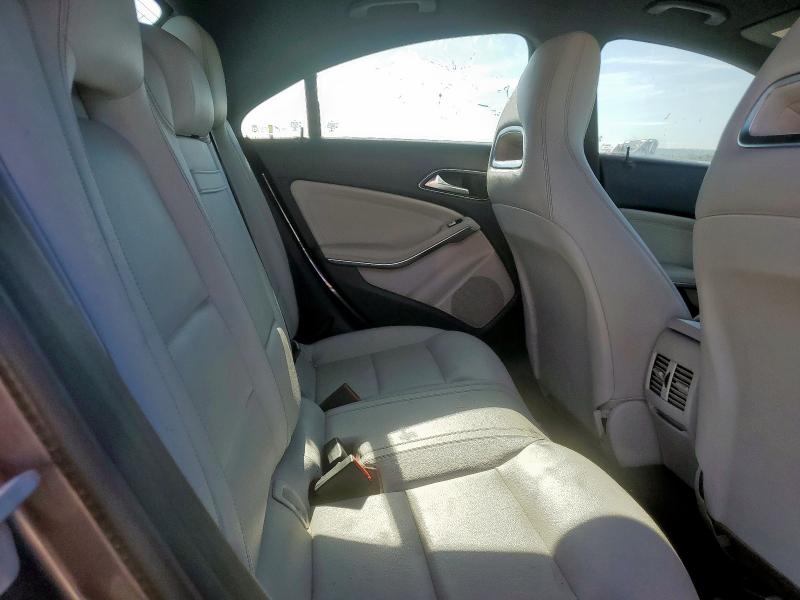 WDDSJ4EB1JN504803 - 2018 MERCEDES-BENZ CLA 250 رمادي صورة 10
