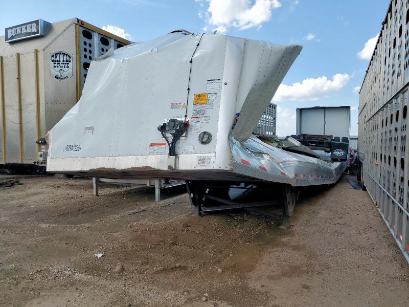 1UYV2532P3965029 - 2023 UTILITY VS2DX WHITE photo 2