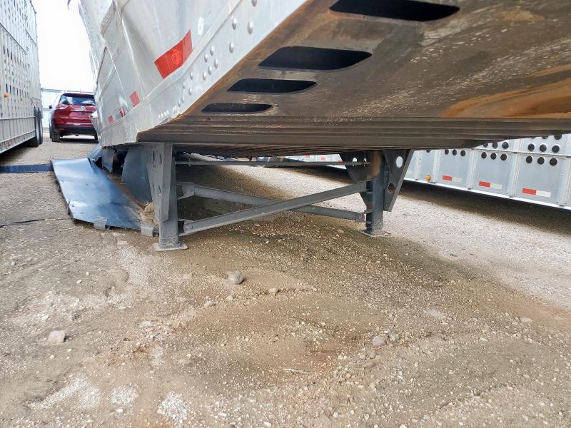 1UYV2532P3965029 - 2023 UTILITY VS2DX WHITE photo 8