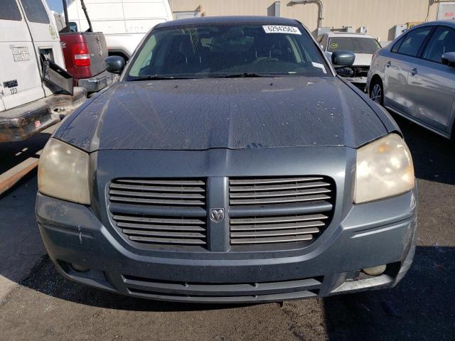 2D4FV48V05H648009 - 2005 DODGE MAGNUM SXT GRAY photo 5