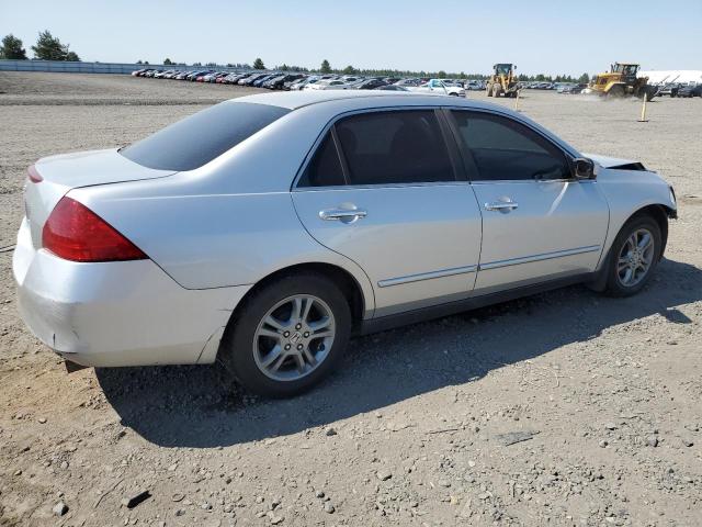 1HGCM56406A013327 - 2006 HONDA ACCORD LX SILVER photo 3