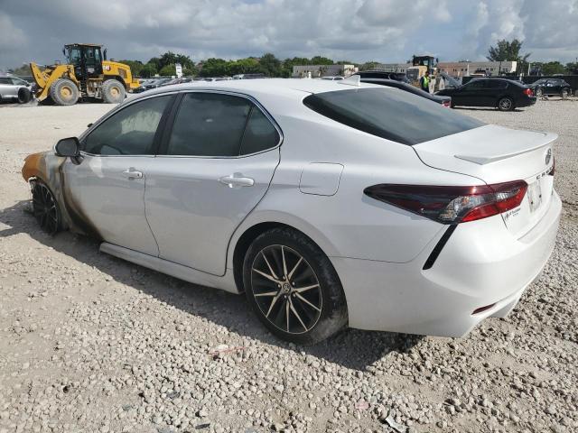 4T1T11AK4RU849999 - 2024 TOYOTA CAMRY SE NIGHT SHADE WHITE photo 2