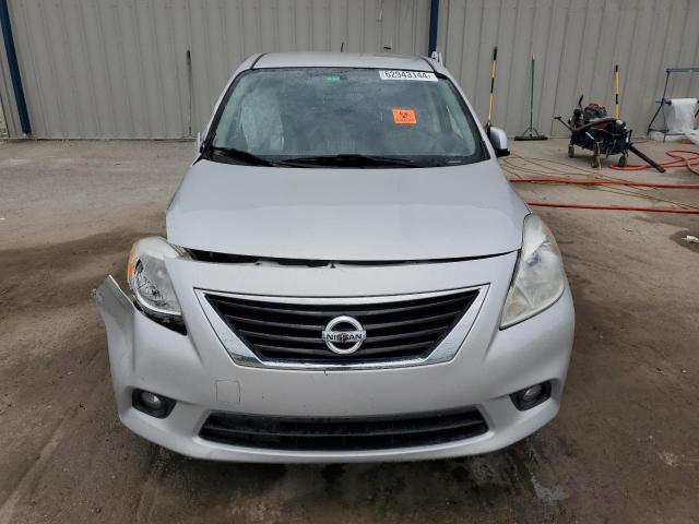 3N1CN7AP1DL894976 - 2013 NISSAN VERSA S SILVER photo 5