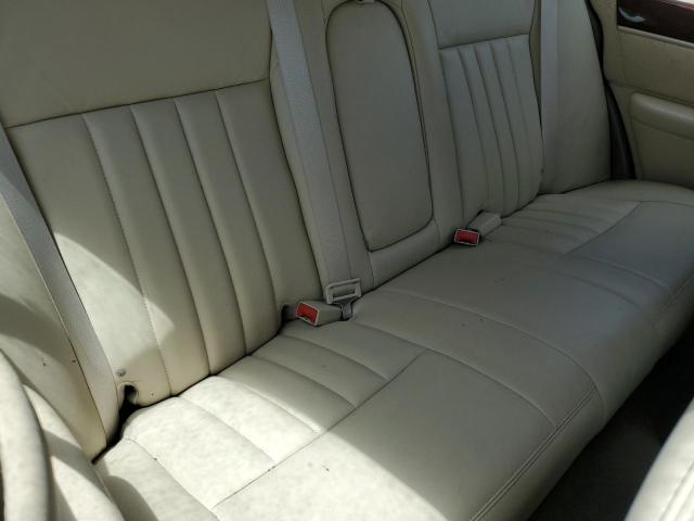 1LNHM81W34Y660156 - 2004 LINCOLN TOWN CAR EXECUTIVE WHITE photo 10