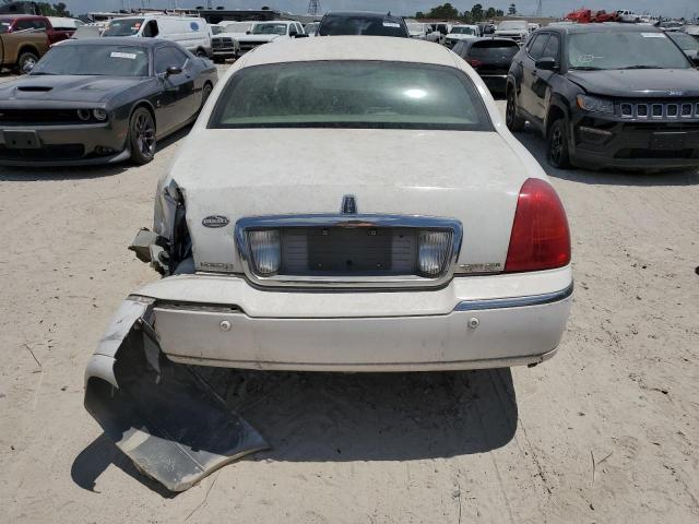 1LNHM81W34Y660156 - 2004 LINCOLN TOWN CAR EXECUTIVE WHITE photo 6