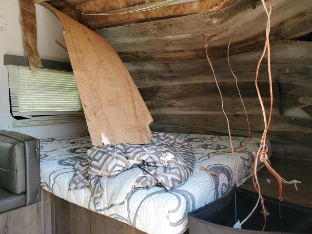 4YDT17511KK414364 - 2019 KEYSTONE PASSPORT WHITE photo 5