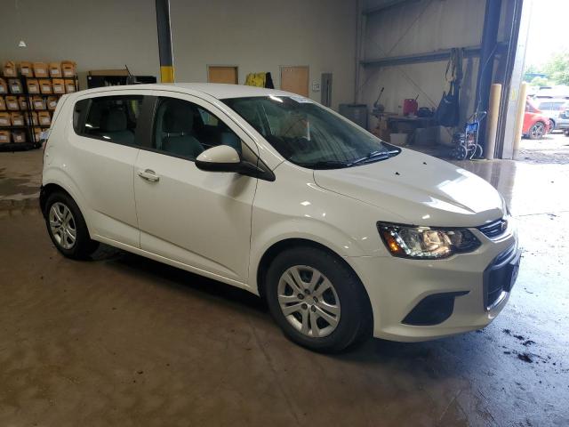 1G1JG6SB1K4112926 - 2019 CHEVROLET SONIC WHITE photo 4