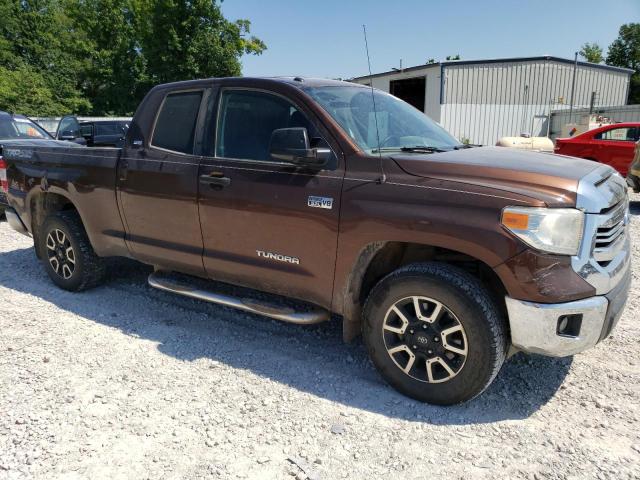 5TFUW5F16GX555713 - 2016 TOYOTA TUNDRA DOUBLE CAB SR/SR5 BROWN photo 4