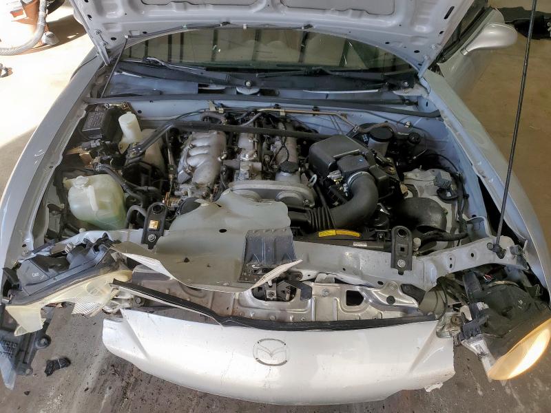 JM1NB353130301353 - 2003 MAZDA MX-5 MIATA BASE SILVER photo 11