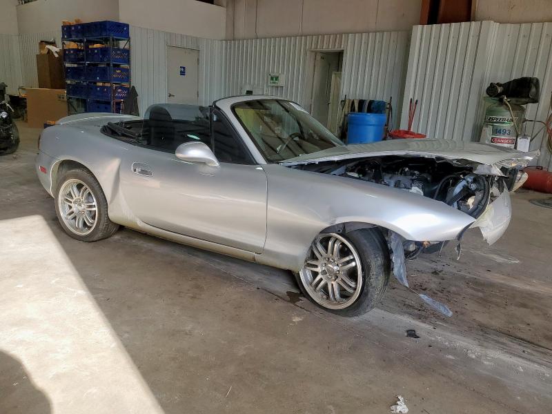 JM1NB353130301353 - 2003 MAZDA MX-5 MIATA BASE SILVER photo 4