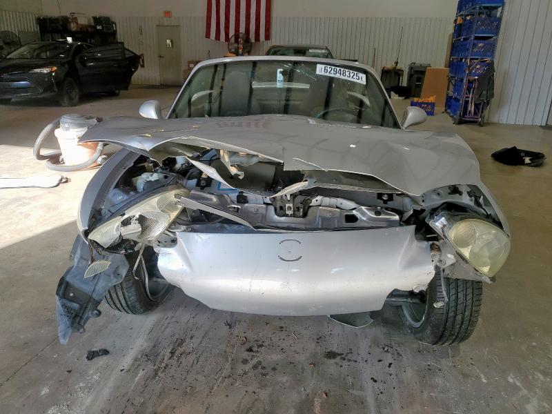 JM1NB353130301353 - 2003 MAZDA MX-5 MIATA BASE SILVER photo 5