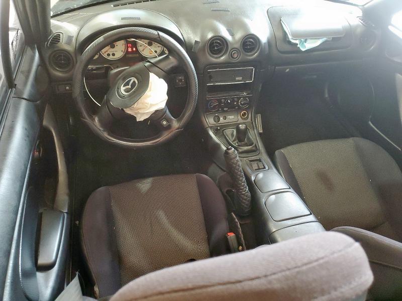 JM1NB353130301353 - 2003 MAZDA MX-5 MIATA BASE SILVER photo 8