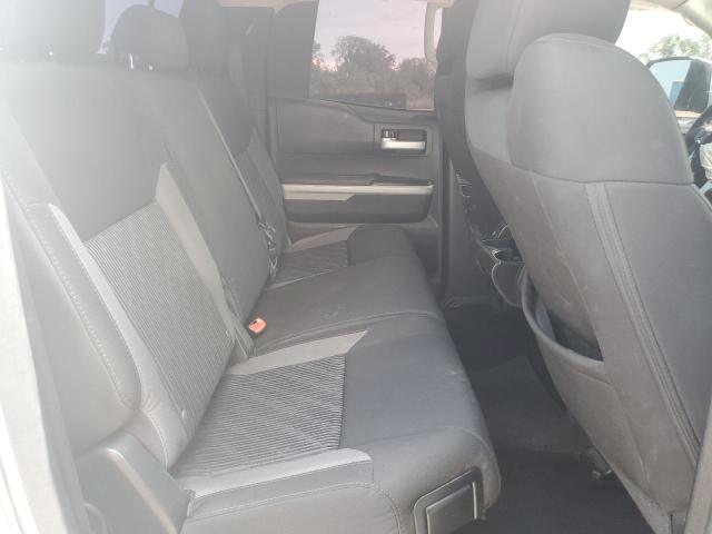5TFUY5F17GX519703 - 2016 TOYOTA TUNDRA DOUBLE CAB SR/SR5 WHITE photo 10