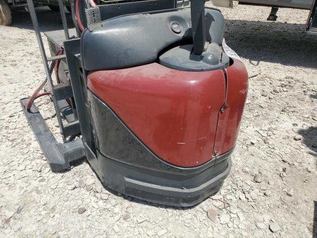 2684263 - 1993 LIND FORKLIFT RED photo 9